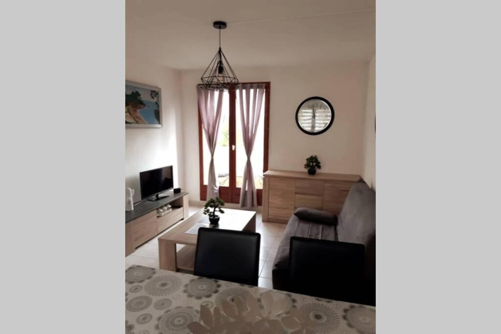 Appartement Calme Entre Terre Et Mer Proche Plage 弗勒里 外观 照片
