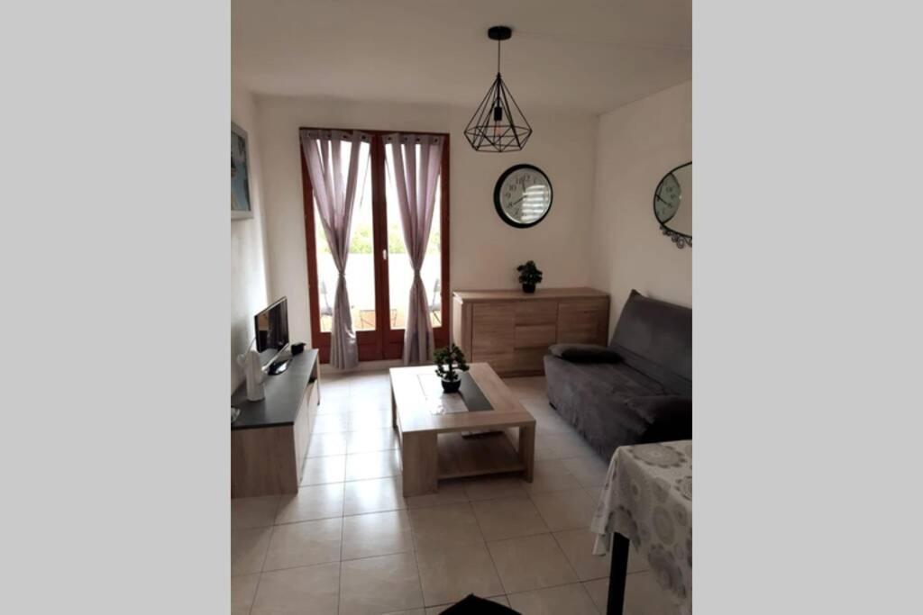 Appartement Calme Entre Terre Et Mer Proche Plage 弗勒里 外观 照片